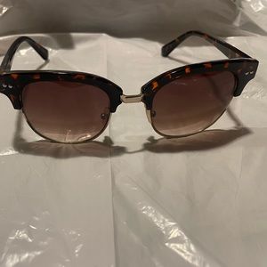 Steve Madden sunglasses